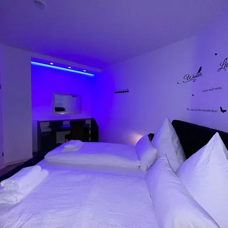 Modern Apartments Neuburg C - Top - 3 Zimmer, Stellplatz, Zentrum, Wi-Fi, 3 Tv, Kueche Neuburg an Der Donau Buitenkant foto